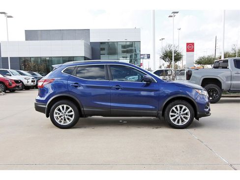 Used 2020 Nissan Rogue Sport SV image 7