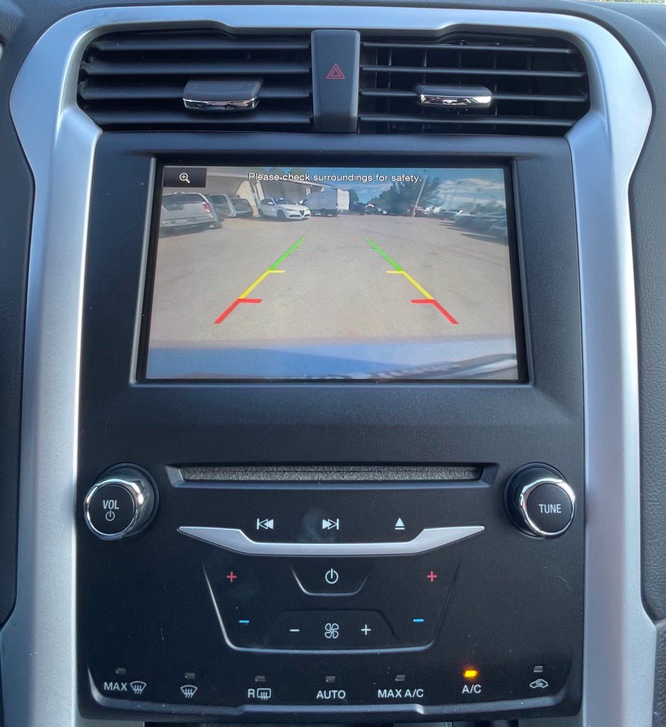 Used 2014 Ford Fusion SE FWD image 23