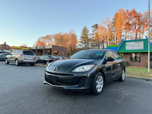 Used 2013 MAZDA MAZDA3 i SV image 1