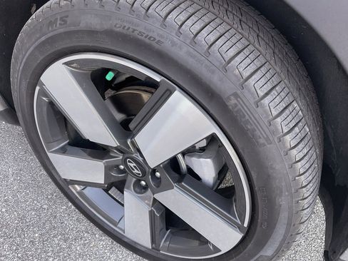 Used 2025 Hyundai Santa Fe Limited image 9