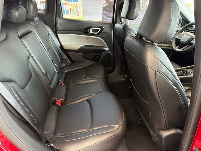 Used 2025 Jeep Compass Limited AWD/4WD image 7