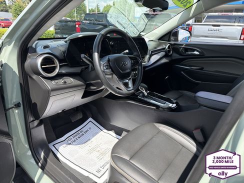Used 2025 Chevrolet Trax ACTIV w/ Driver Confidence Package FWD image 9