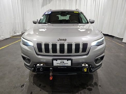 Used 2019 Jeep Cherokee Latitude Plus w/ Comfort/Convenience Group image 7