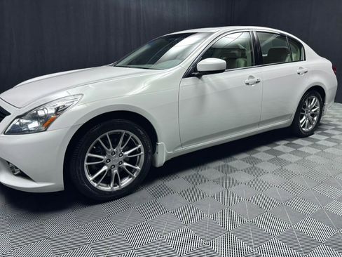 Used 2011 INFINITI G37 x Sedan w/ Premium Pkg image 14