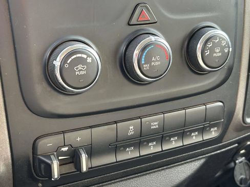 Used 2018 RAM 3500 Tradesman w/ Chrome Appearance Group RWD image 24