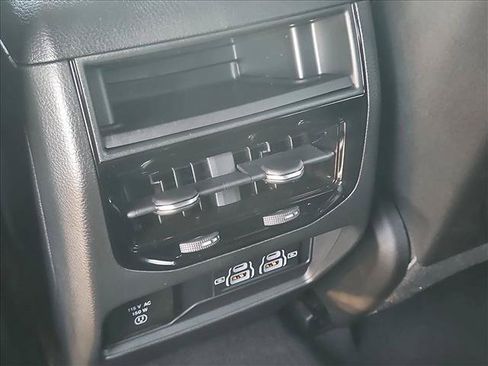 Used 2025 Jeep Grand Cherokee Laredo w/ Luxury Tech Group I AWD/4WD image 24