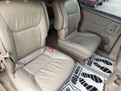 Used 2006 Toyota Sienna XLE Limited image 15