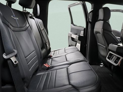 Used 2025 Ford F450 Platinum w/ FX4 Off-Road Package image 27