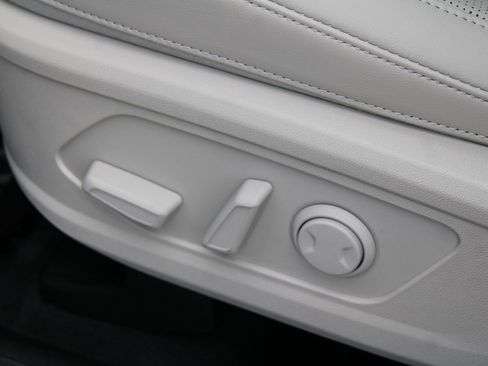 New 2026 Kia Sorento S w/ S Panoramic Sunroof Package image 22