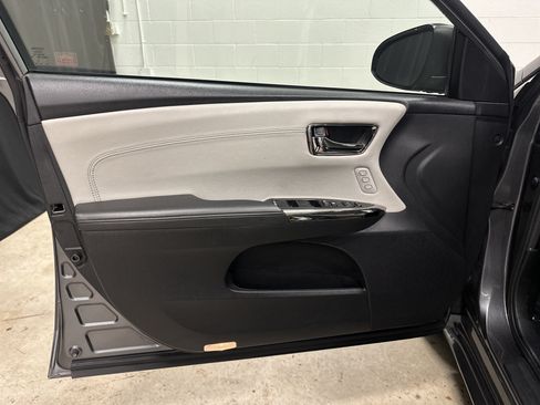 Used 2016 Toyota Avalon XLE Premium FWD image 14