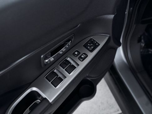 Used 2024 Mitsubishi Outlander Sport SE image 18