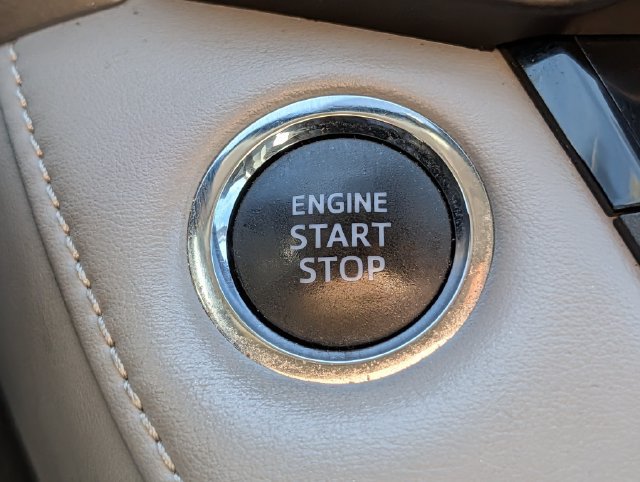 Used 2018 Toyota RAV4 XLE FWD image 18