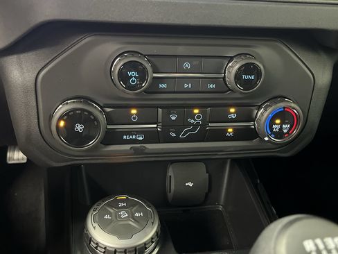 New 2026 Ford Bronco 2-Door AWD/4WD image 18