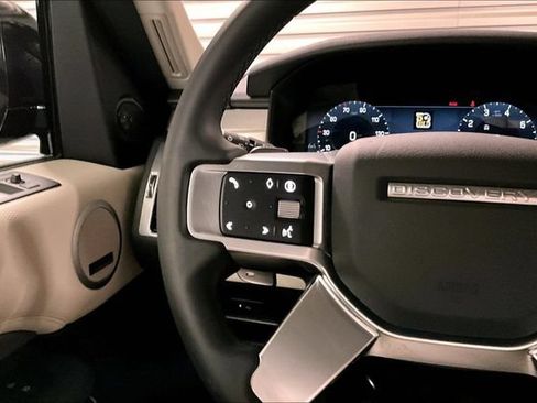 Certified 2025 Land Rover Discovery Dynamic SE AWD/4WD image 20