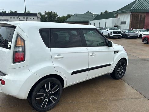 Used 2011 Kia Soul + FWD image 3