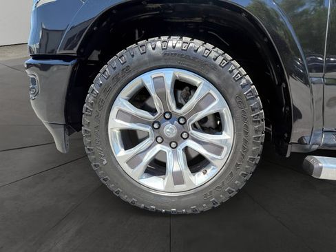 Used 2019 RAM 1500 Laramie Longhorn w/ Body-Colour Bumper Group AWD/4WD image 9