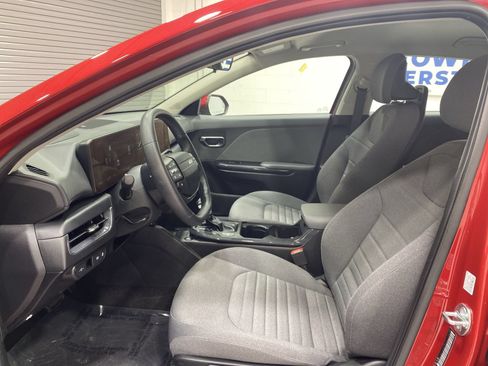 Used 2025 Kia K4 EX FWD image 11