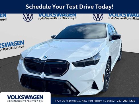 Used 2025 BMW M5 w/ Executive Package AWD/4WD image 1