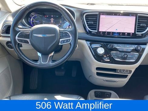 Used 2021 Chrysler Pacifica Touring-L image 8