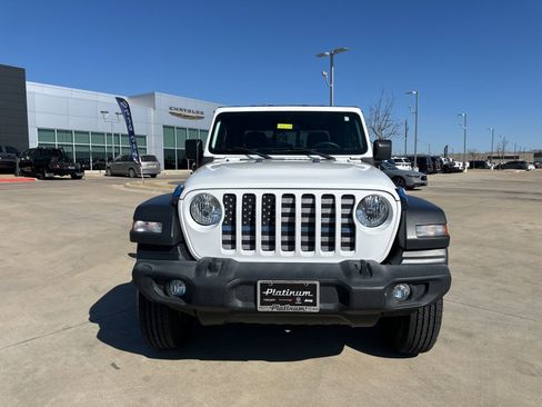 Used 2020 Jeep Gladiator Sport image 8