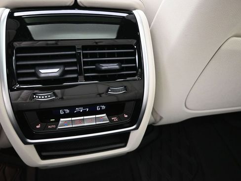 New 2026 BMW X7 xDrive40i image 19