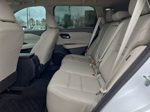 Used 2024 Nissan Rogue SL image 19