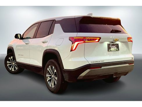 New 2026 Chevrolet Equinox LT image 3