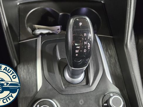 Used 2019 Alfa Romeo Giulia AWD image 18