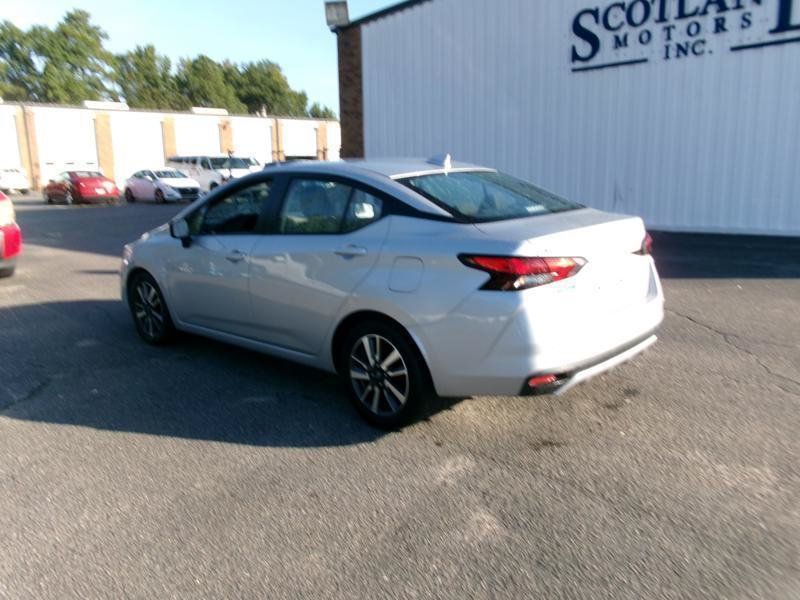 Used 2025 Nissan Versa SV FWD image 8