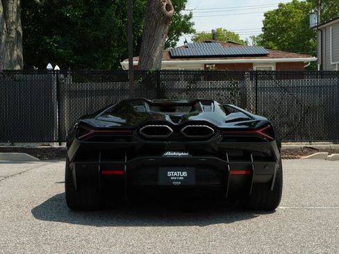 Used 2024 Lamborghini Revuelto AWD/4WD image 11