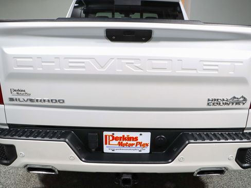 Used 2021 Chevrolet Silverado 1500 High Country image 8