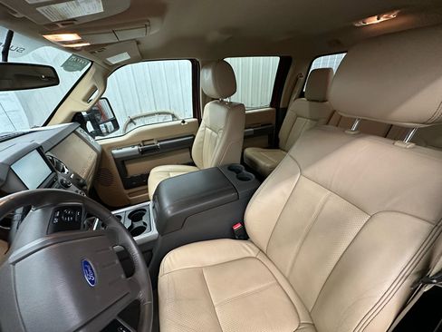 Used 2014 Ford F350 Lariat w/ Lariat Interior Package image 39