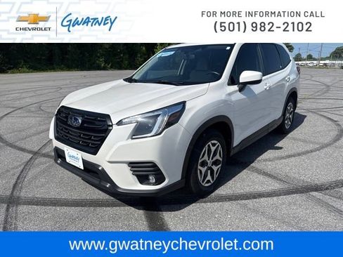Used 2024 Subaru Forester Premium AWD/4WD image 1