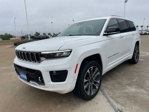 Used 2022 Jeep Grand Cherokee L Overland w/ Luxury Tech Group IV RWD image 5