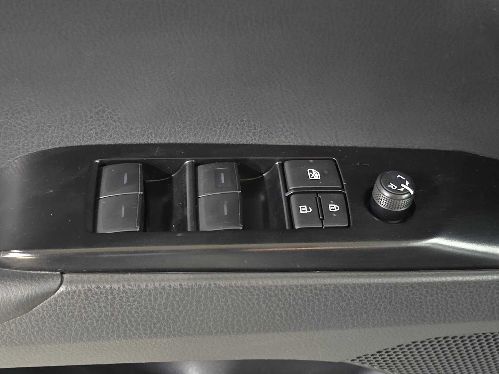 Used 2025 Toyota Camry LE FWD image 22
