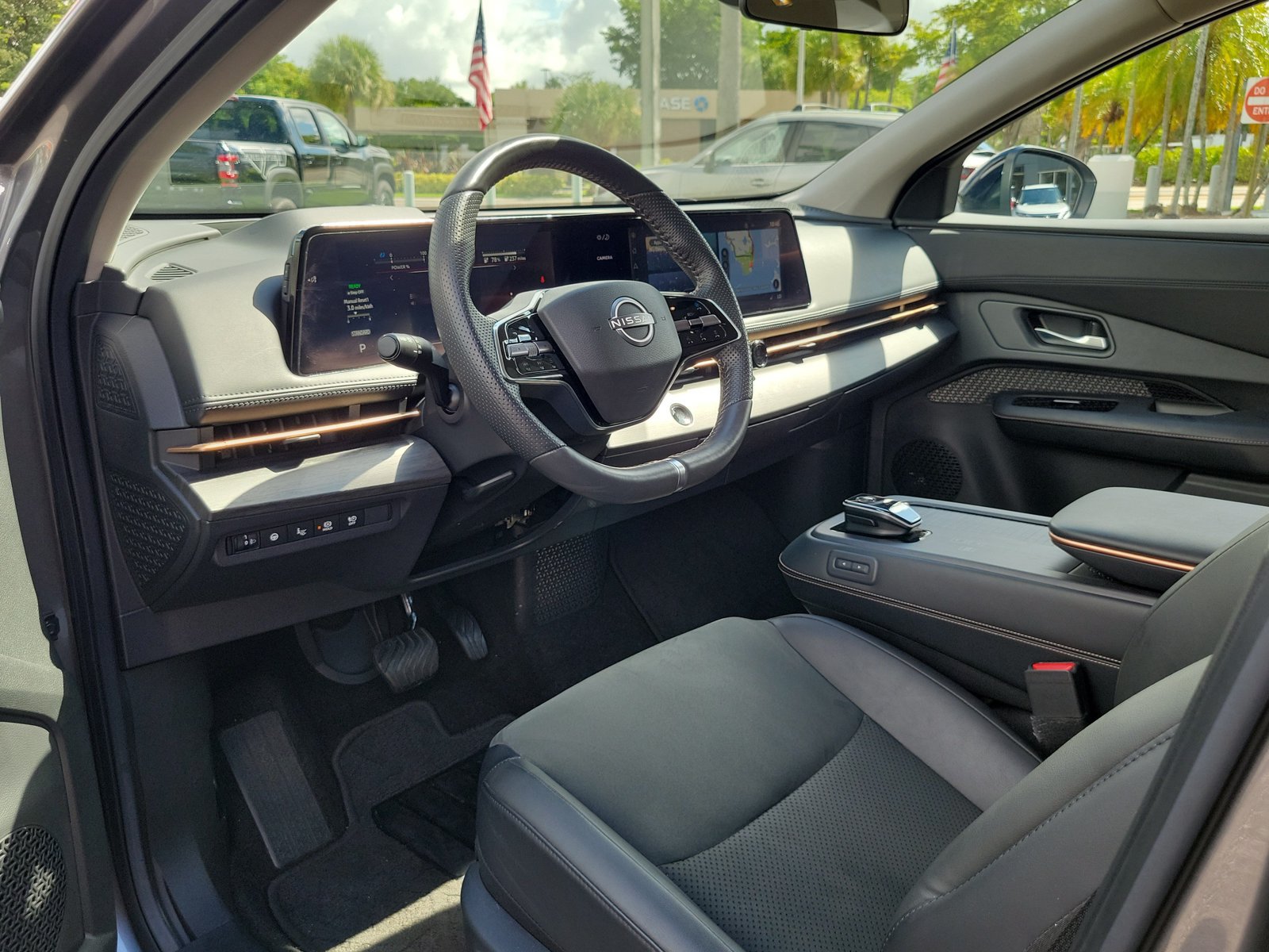 Used 2024 Nissan Ariya AWD image 14