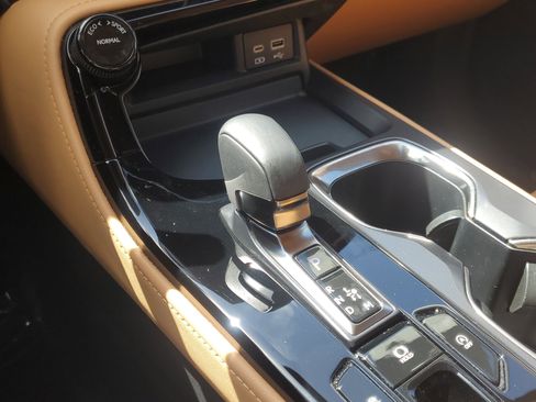 Used 2024 Lexus NX 250 NX 250 w/ Towing Package (2000 Lbs) image 29