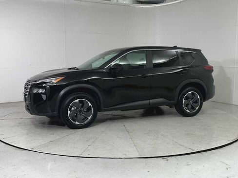 Used 2024 Nissan Rogue SV FWD image 4