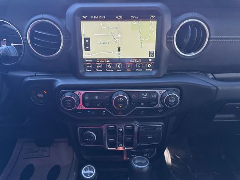 Used 2022 Jeep Wrangler Unlimited Sahara w/ Cold Weather Group AWD/4WD image 27