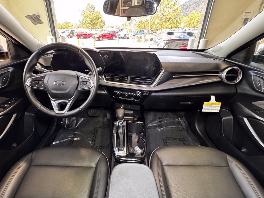 Used 2025 Chevrolet Trax ACTIV w/ Sunroof Package FWD image 15