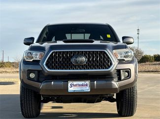 Used 2018 Toyota Tacoma TRD Sport w/ Technology Package video 2