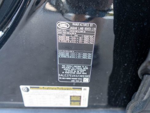 Used 2025 Land Rover Defender 110 X-Dynamic SE AWD/4WD image 29