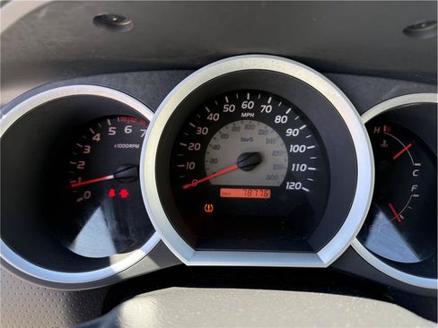 Used 2010 Toyota Tacoma 2WD Access Cab image 21