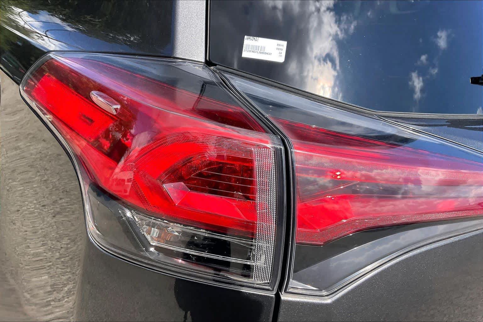 Used 2018 Toyota RAV4 Limited FWD image 28