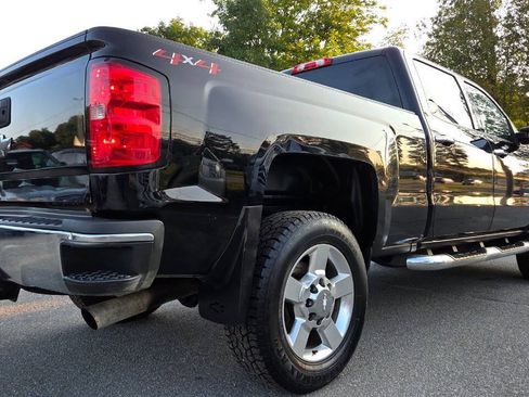 Used 2019 Chevrolet Silverado 2500 W/T w/ Snow Plow Prep Package AWD/4WD image 15