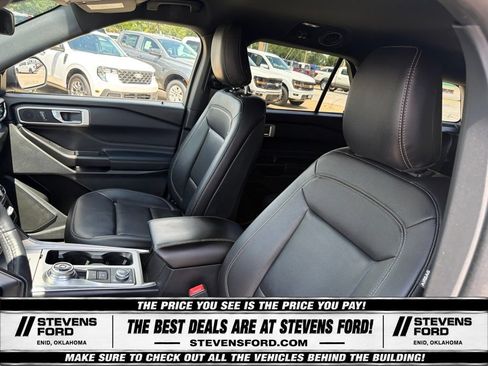 Used 2020 Ford Explorer XLT w/ Equipment Group 202A AWD/4WD image 17