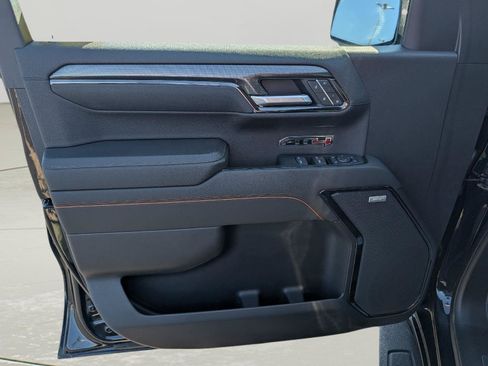 Used 2023 GMC Sierra 1500 AT4 w/ AT4 Premium Package AWD/4WD image 7