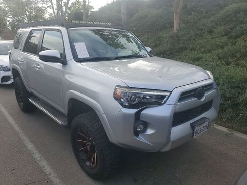 Used 2021 Toyota 4Runner SR5 AWD/4WD image 1