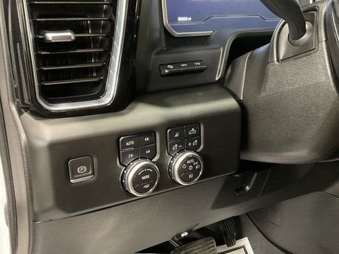 Used 2024 GMC Sierra 2500 Denali Ultimate image 8