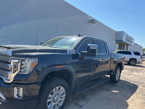 Used 2021 GMC Sierra 2500 Denali w/ Denali Ultimate Package image 2